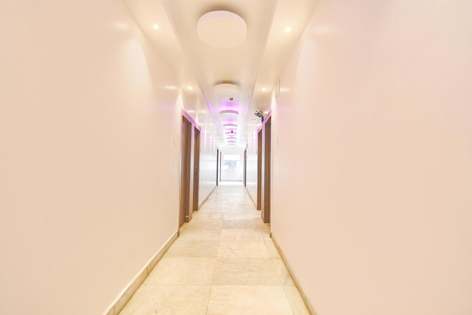 Fabhotel Prime The Golden Plaza - Nr Tarapith Temple Kültér fotó