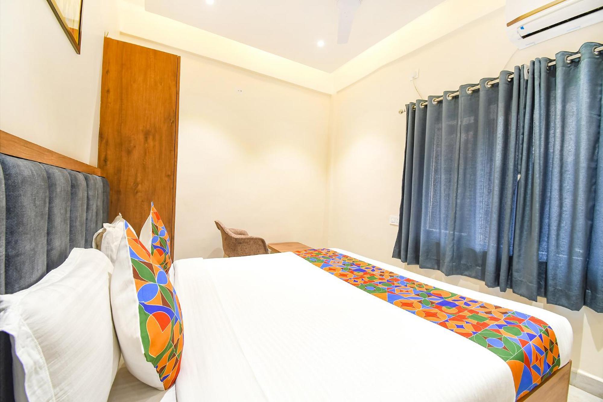 Fabhotel Prime The Golden Plaza - Nr Tarapith Temple Kültér fotó