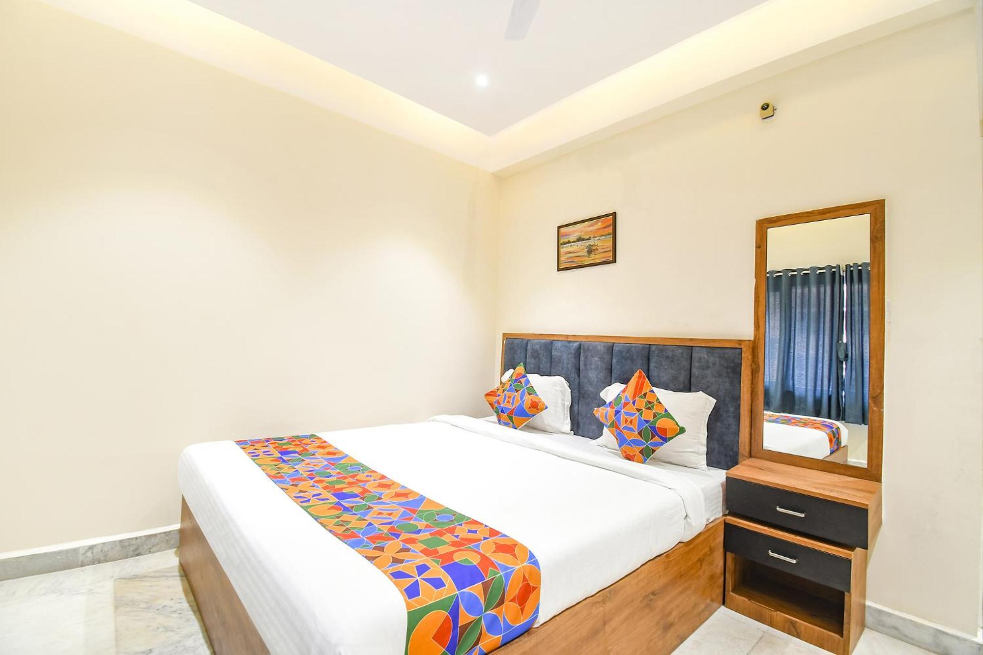 Fabhotel Prime The Golden Plaza - Nr Tarapith Temple Kültér fotó