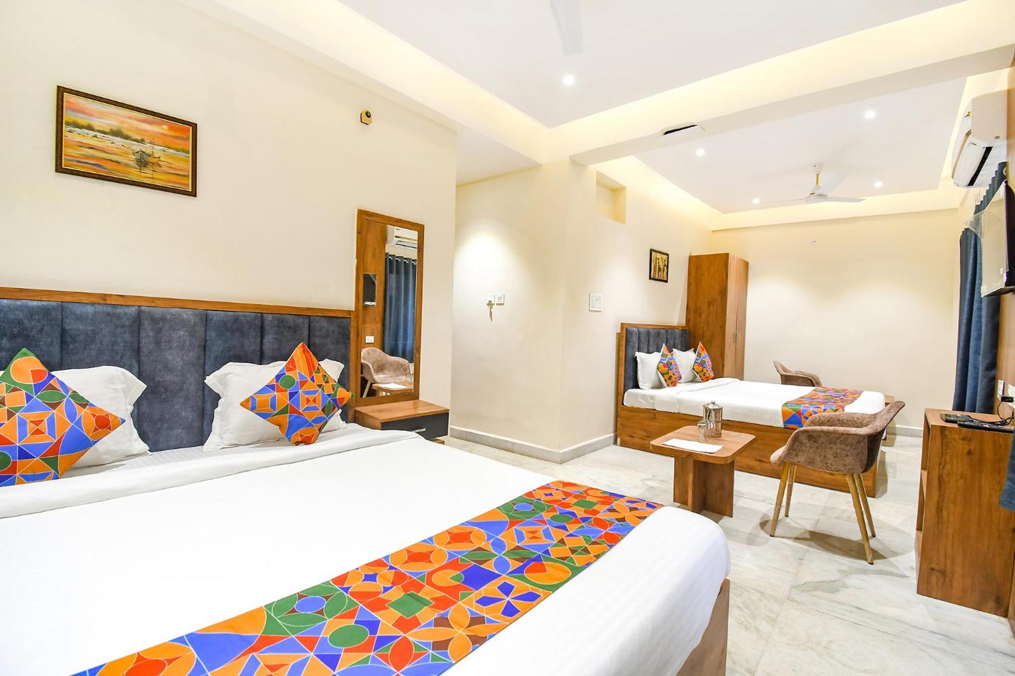 Fabhotel Prime The Golden Plaza - Nr Tarapith Temple Kültér fotó