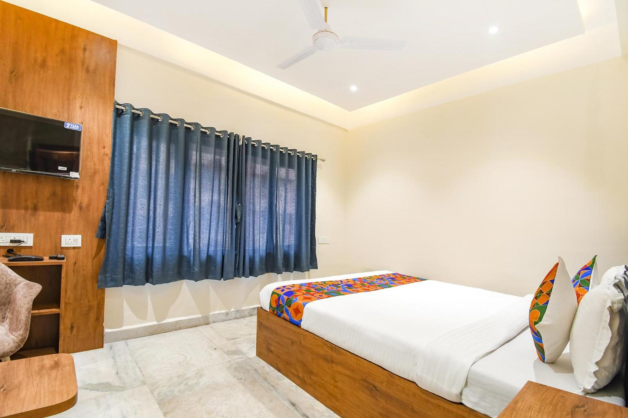 Fabhotel Prime The Golden Plaza - Nr Tarapith Temple Kültér fotó