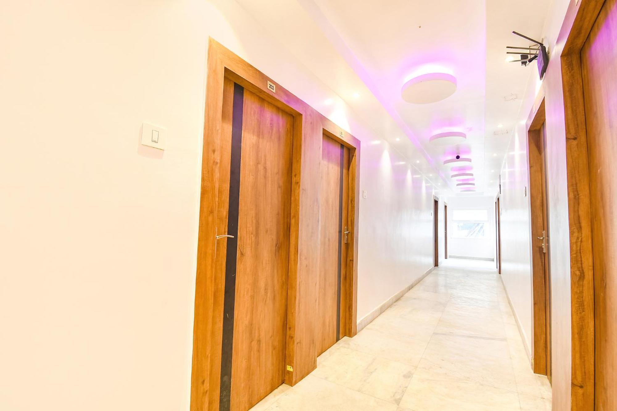 Fabhotel Prime The Golden Plaza - Nr Tarapith Temple Kültér fotó